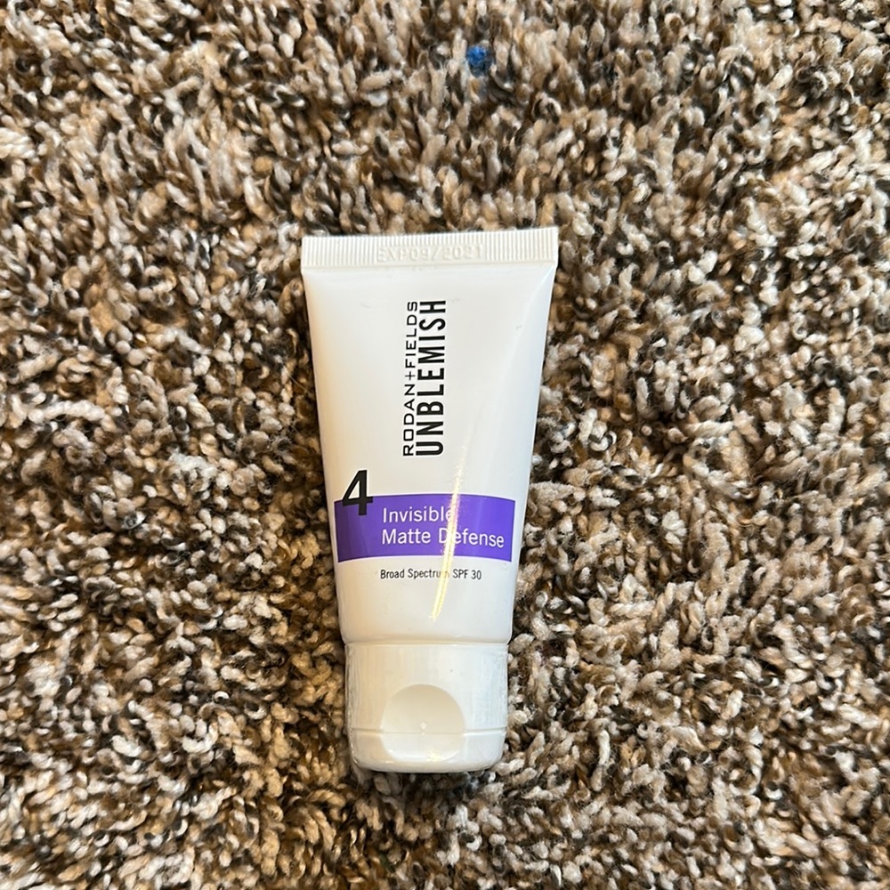 Rodan + Fields Unblemish Invisible Matte Defense SPF 30